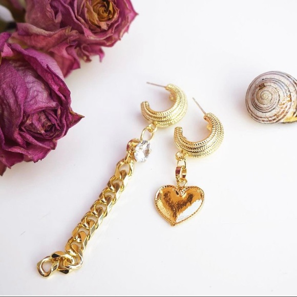 Earring - Picture 2 of 3